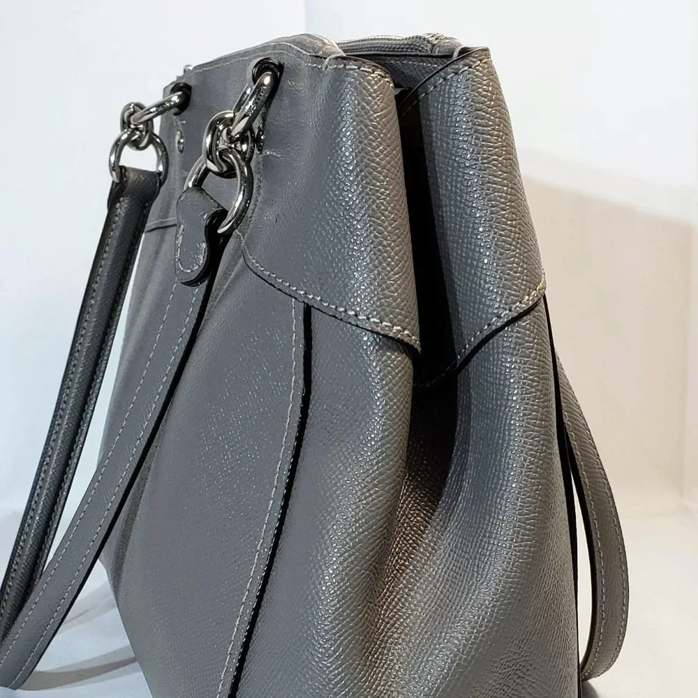 Coach-crossgrain Brook mini, carry all hand bag, like new. w/crossbody strap - Picture 5 of 14